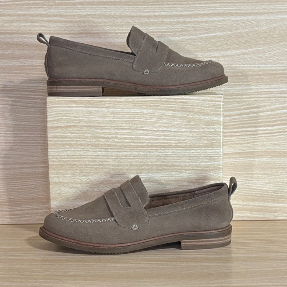 Kelsi Dagger Brooklyn Lens Suede Penny Loafers Taupe Women’s 8)